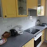Var-lak Vendeghaz