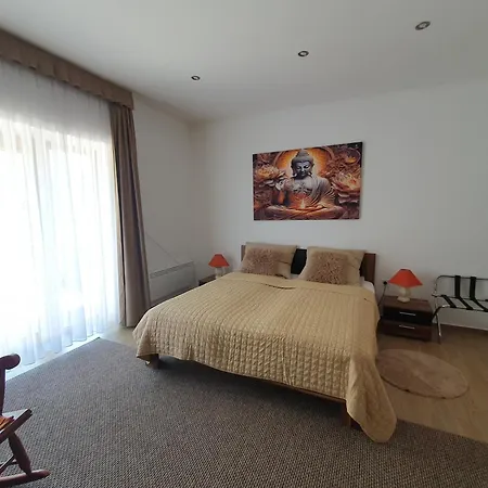 Var-lak Vendeghaz Kalocsa