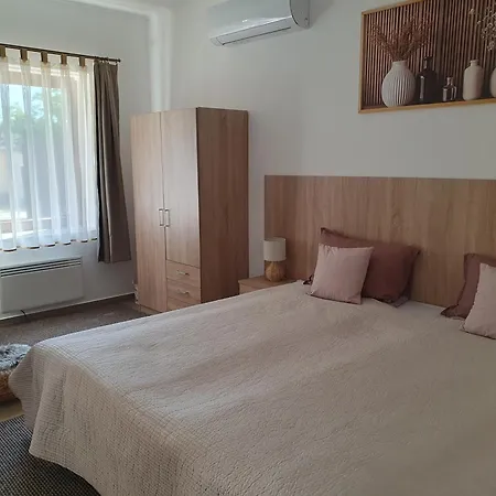 Var-lak Vendeghaz Kalocsa