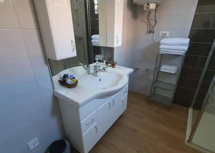 Var-lak Vendeghaz Apartment *