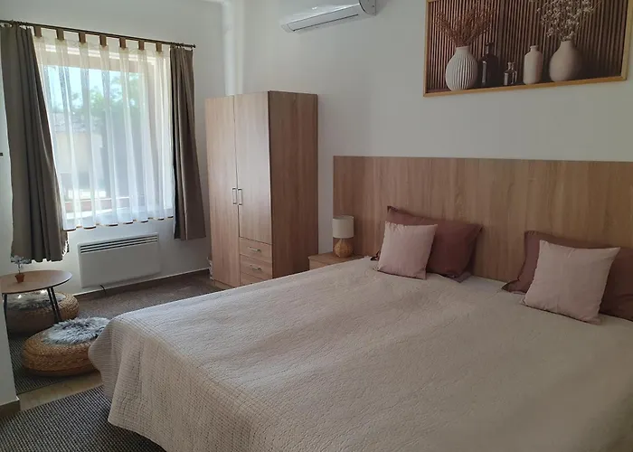 Var-lak Vendeghaz Kalocsa